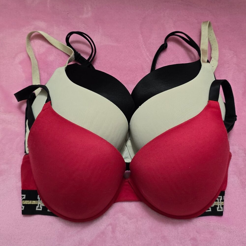 3 pairs of 34DD bras (2 VS & 1 PINK)